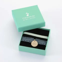 Best HappyBulle Coffret de bracelets enfant personnalisés cordons élastiques interchangeables médaille gravée plaqué or 15 mm Plaqué or 18k