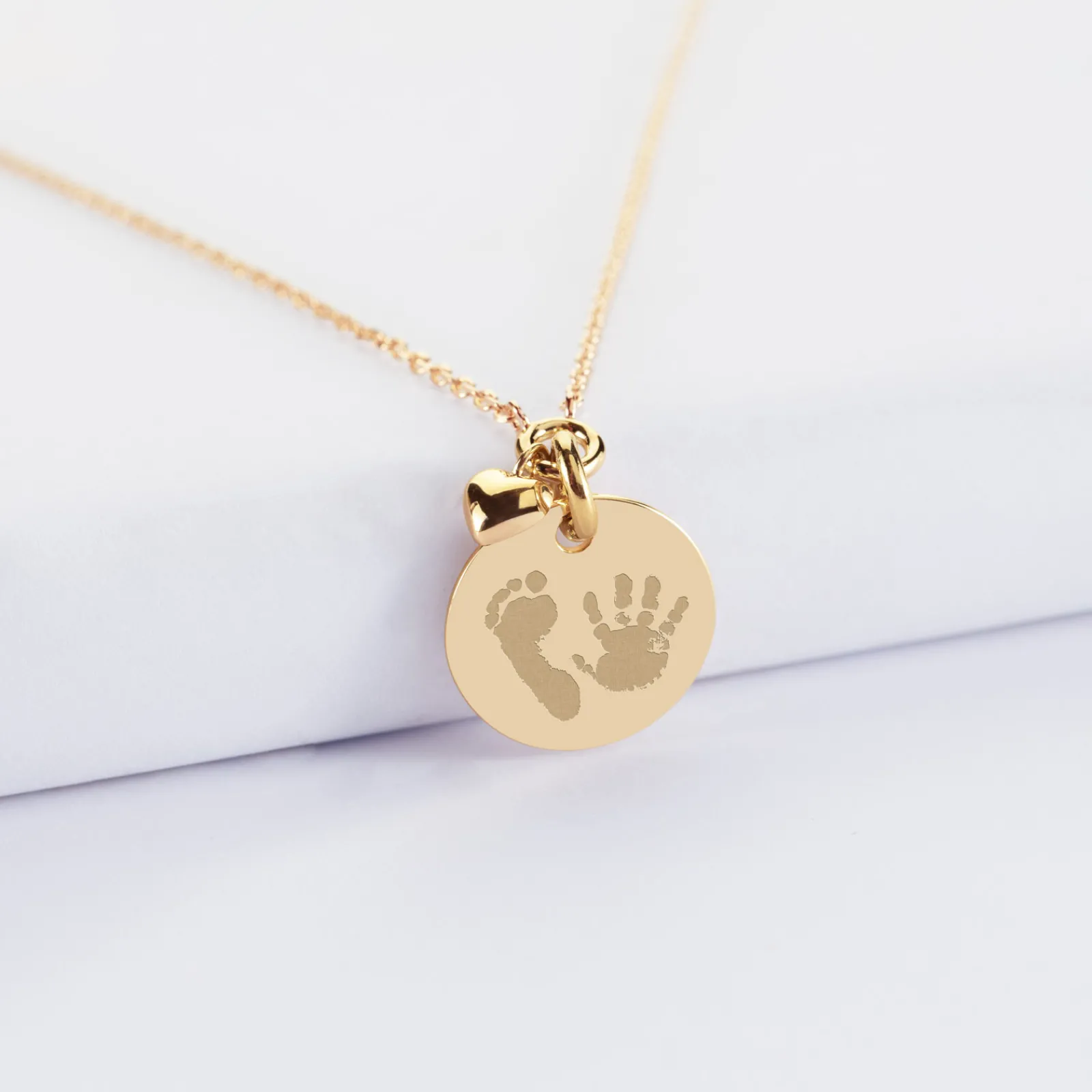 Outlet HappyBulle Collier mini coeur bombé personnalisé médaille gravée plaqué or 15 mm Plaqué or 18k