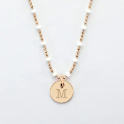 HappyBulle Collier perles colorées personnalisé médaille gravée plaqué or 10 mm