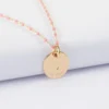 Clearance HappyBulle Collier perles Miyuki colorées personnalisé médaille gravée plaqué or coeur estampillé 15 mm - x Atelier Wagram