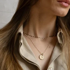 Clearance HappyBulle Collier perles Miyuki colorées personnalisé médaille gravée plaqué or coeur estampillé 15 mm - x Atelier Wagram