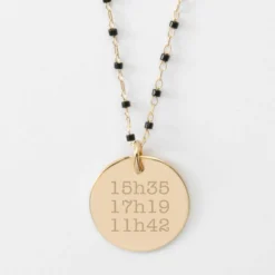 New HappyBulle Collier perles Miyuki colorées personnalisé médaille gravée plaqué or 19 mm