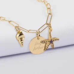 Hot HappyBulle Collier personnalisé petites mailles médaille gravée plaqué or 15 mm et breloque(s) summer - à composer