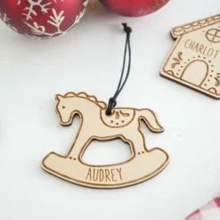 Discount HappyBulle Décoration de Noël personnalisée bois gravé "" Cheval à bascule