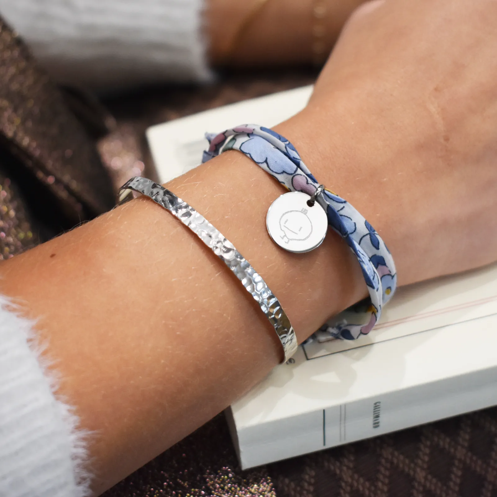 Clearance HappyBulle Duo bracelets personnalisés Jonc plat martelé et Liberty 3 tours médaille gravée argent 15 mm Argent rhodié 925