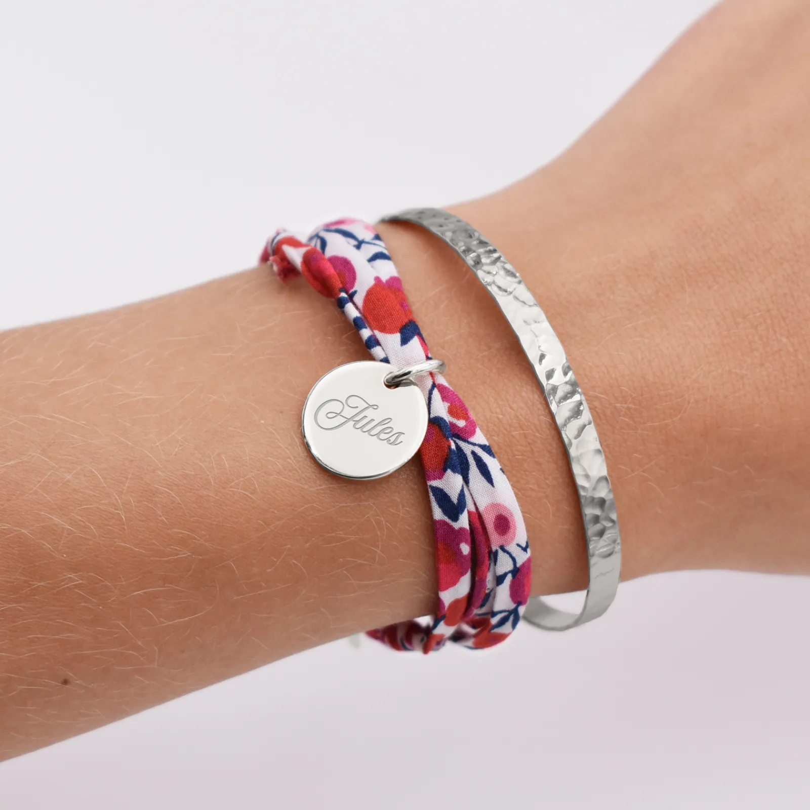 Clearance HappyBulle Duo bracelets personnalisés Jonc plat martelé et Liberty 3 tours médaille gravée argent 15 mm Argent rhodié 925