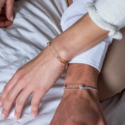 Discount HappyBulle Duo de bracelets inséparables médailles gravées acrylique - Edition spéciale "Je t'aime"