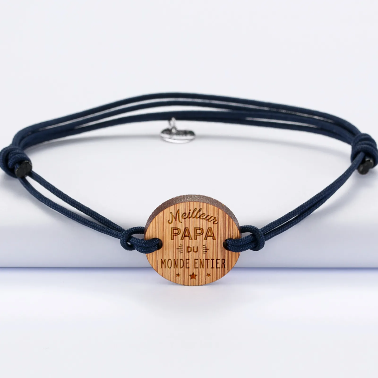 Outlet HappyBulle Duo de bracelets médailles gravées bois rondes 2 trous 21 mm Meilleurs Maman et Papa