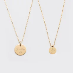 HappyBulle Duo de pendentifs personnalisés médailles gravées plaqué or 15 mm et 10 mm Plaqué or 18k