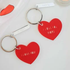 Online HappyBulle Duo de porte-clés personnalisés médailles coeur acrylique rouge et breloques miroir gravées 40x8 mm