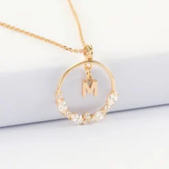 Best HappyBulle Pendentif cercle scintillant blanc personnalisé médaille plaqué or lettre initiale 5 mm Plaqué or 18k