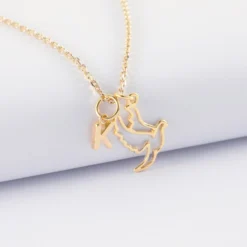 Hot HappyBulle Pendentif enfant colombe plaqué or 18 mm et breloque lettre initiale 5 mm Plaqué or 18k