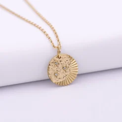 HappyBulle Pendentif enfant médaille Lune trio zircons plaqué or 14 mm Plaqué or 18k