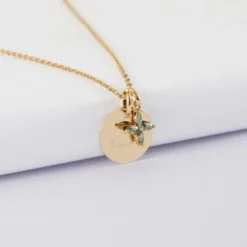 Hot HappyBulle Pendentif enfant personnalisé médaille gravée plaqué or 15 mm et breloque fleur pétales zircons 10 mm