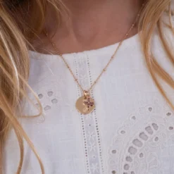 Hot HappyBulle Pendentif enfant personnalisé médaille gravée plaqué or 15 mm et breloque fleur pétales zircons 10 mm