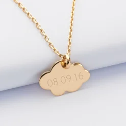 Clearance HappyBulle Pendentif enfant personnalisé prénom médaille gravée plaqué or nuage 20x14 mm Plaqué or 18k