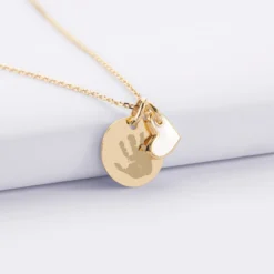 Sale HappyBulle Pendentif enfant personnalisé médaille gravée plaqué or 15 mm et breloque coeur email 10 mm Plaqué or 18k