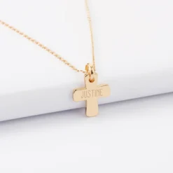 Best HappyBulle Pendentif enfant personnalisé prénom médaille gravée plaqué or croix 15x13 mm Plaqué or 18k