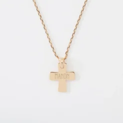Best HappyBulle Pendentif enfant personnalisé prénom médaille gravée plaqué or croix 15x13 mm Plaqué or 18k