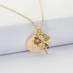 Sale HappyBulle Pendentif enfant personnalisé médaille gravée plaqué or 15 mm et breloque scintillant 15 mm Trèfle
