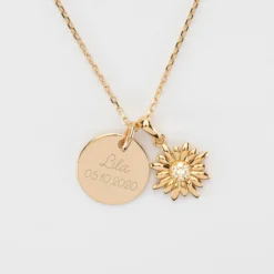 Discount HappyBulle Pendentif enfant personnalisé médaille gravée plaqué or 15 mm et breloque scintillante 13 mm Marguerite