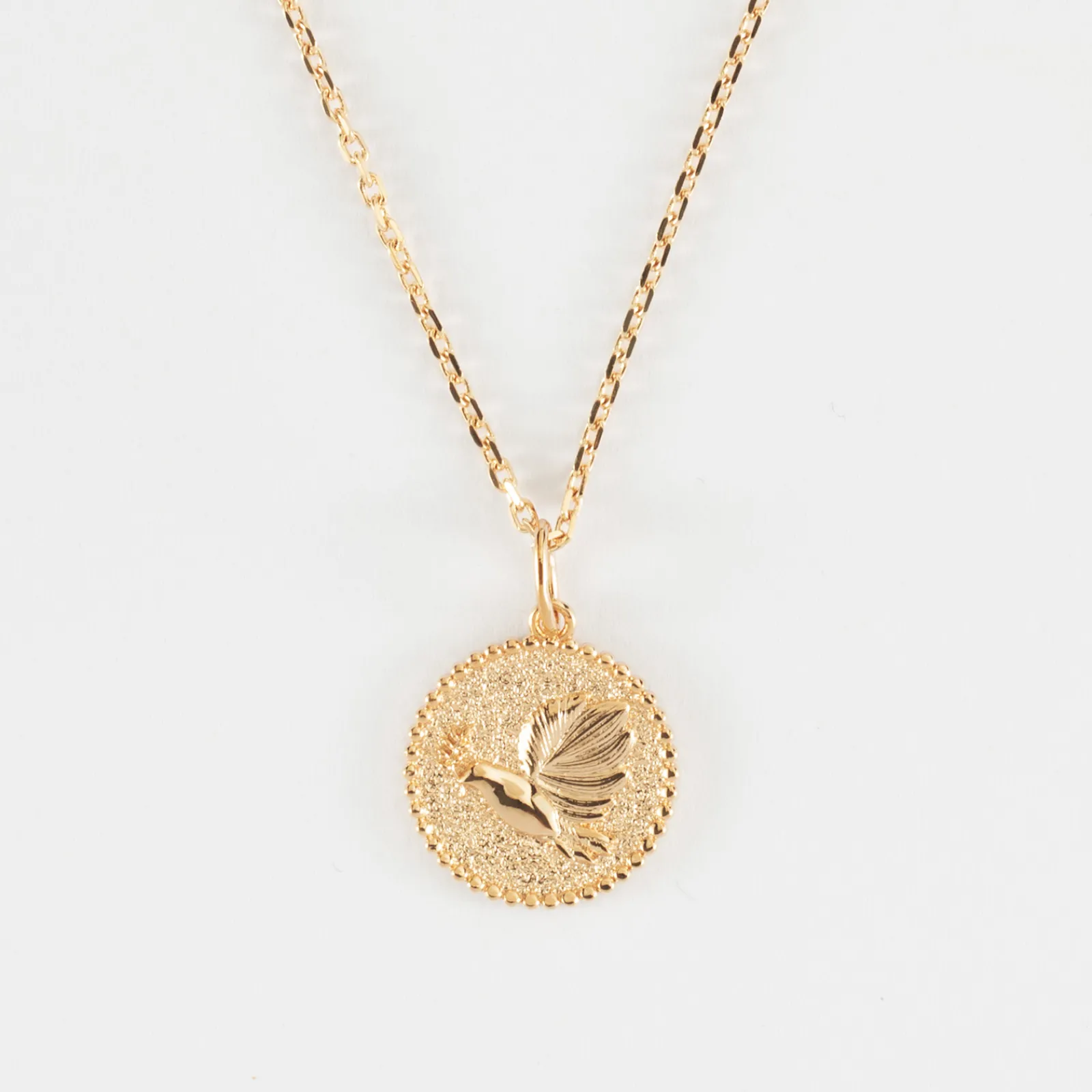 Outlet HappyBulle Pendentif enfant personnalisé médaille gravée plaqué or colombe texturée 14 mm Plaqué or 18k