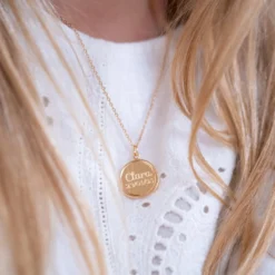 Outlet HappyBulle Pendentif enfant personnalisé médaille cachet gravée plaqué or 17 mm