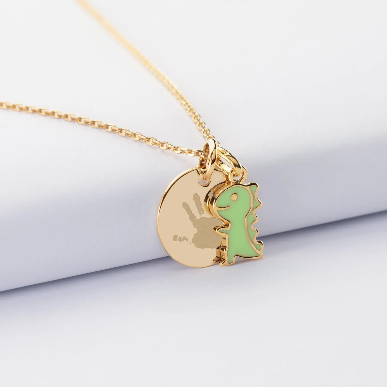 Outlet HappyBulle Pendentif enfant personnalisé médaille gravée plaqué or 15 mm et breloque email dinosaure 12 mm