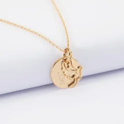 Sale HappyBulle Pendentif enfant personnalisé médaille gravée plaqué or 15 mm et breloque colombe 18 mm Plaqué or 18k