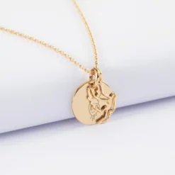 Sale HappyBulle Pendentif enfant personnalisé médaille gravée plaqué or 15 mm et breloque colombe 18 mm Plaqué or 18k