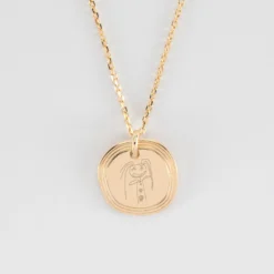 HappyBulle Pendentif enfant personnalisé médaille contour strié gravée plaqué or 17 mm