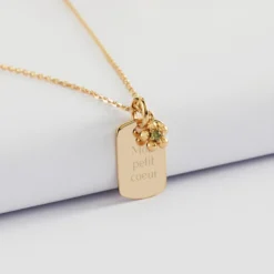 Best HappyBulle Pendentif enfant personnalisé médaille gravée plaqué or rectangle 17x11 mm et breloque fleur zircon plaqué or 8 mm