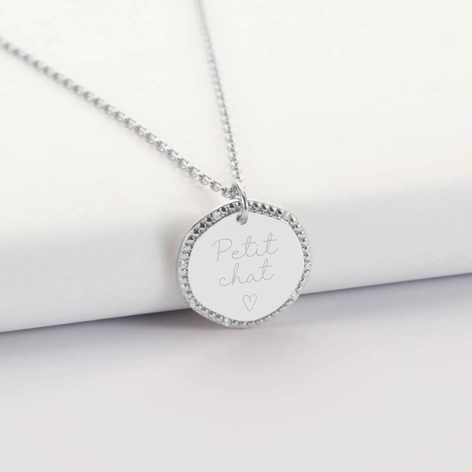 Outlet HappyBulle Pendentif enfant personnalisé médaille contour scintillant gravée argent 16 mm Argent rhodié 925