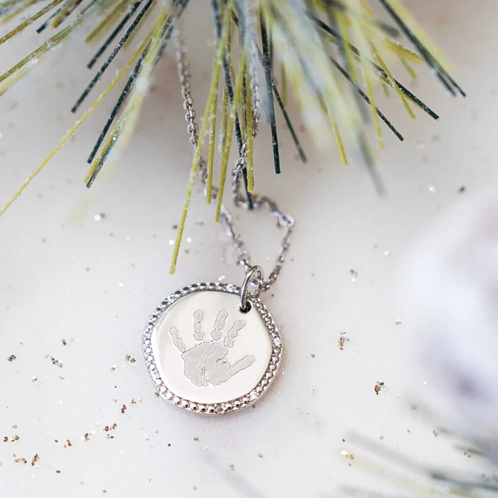 Outlet HappyBulle Pendentif enfant personnalisé médaille contour scintillant gravée argent 16 mm Argent rhodié 925