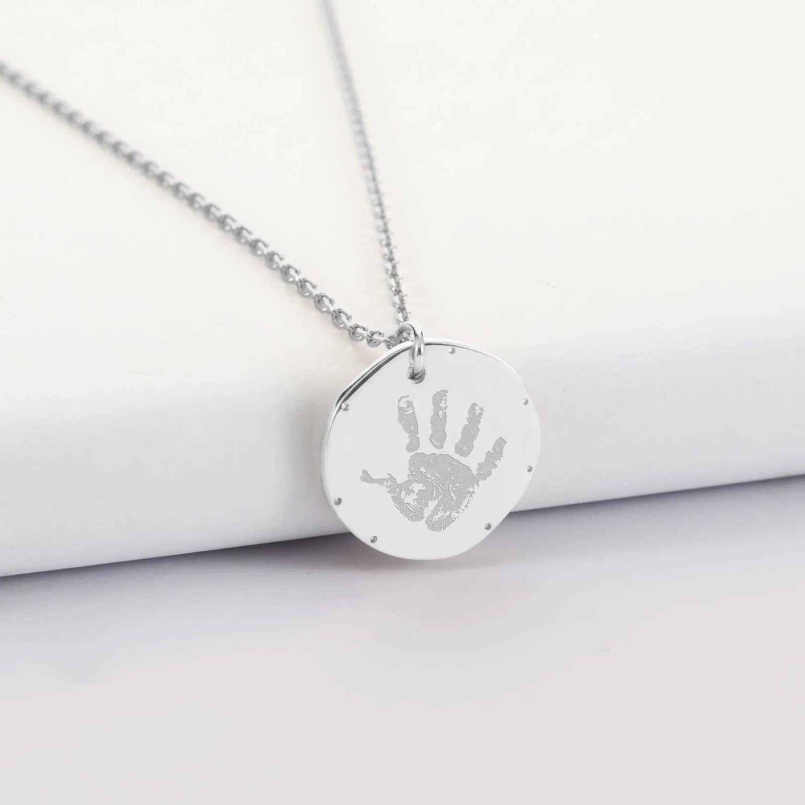 Outlet HappyBulle Pendentif enfant personnalisé médaille contour scintillant gravée argent 16 mm Argent rhodié 925