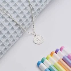 Discount HappyBulle Pendentif enfant personnalisé médaille gravée argent lettre initiale texturée 14 mm Argent rhodié 925