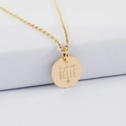 Best HappyBulle Pendentif enfant personnalisé médaille martelée gravée plaqué or 15 mm Plaqué or 18k