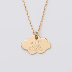 New HappyBulle Pendentif enfant personnalisé illustration bébé médaille gravée plaqué or nuage 20x14 mm - x Marie Savart Plaqué or 18k