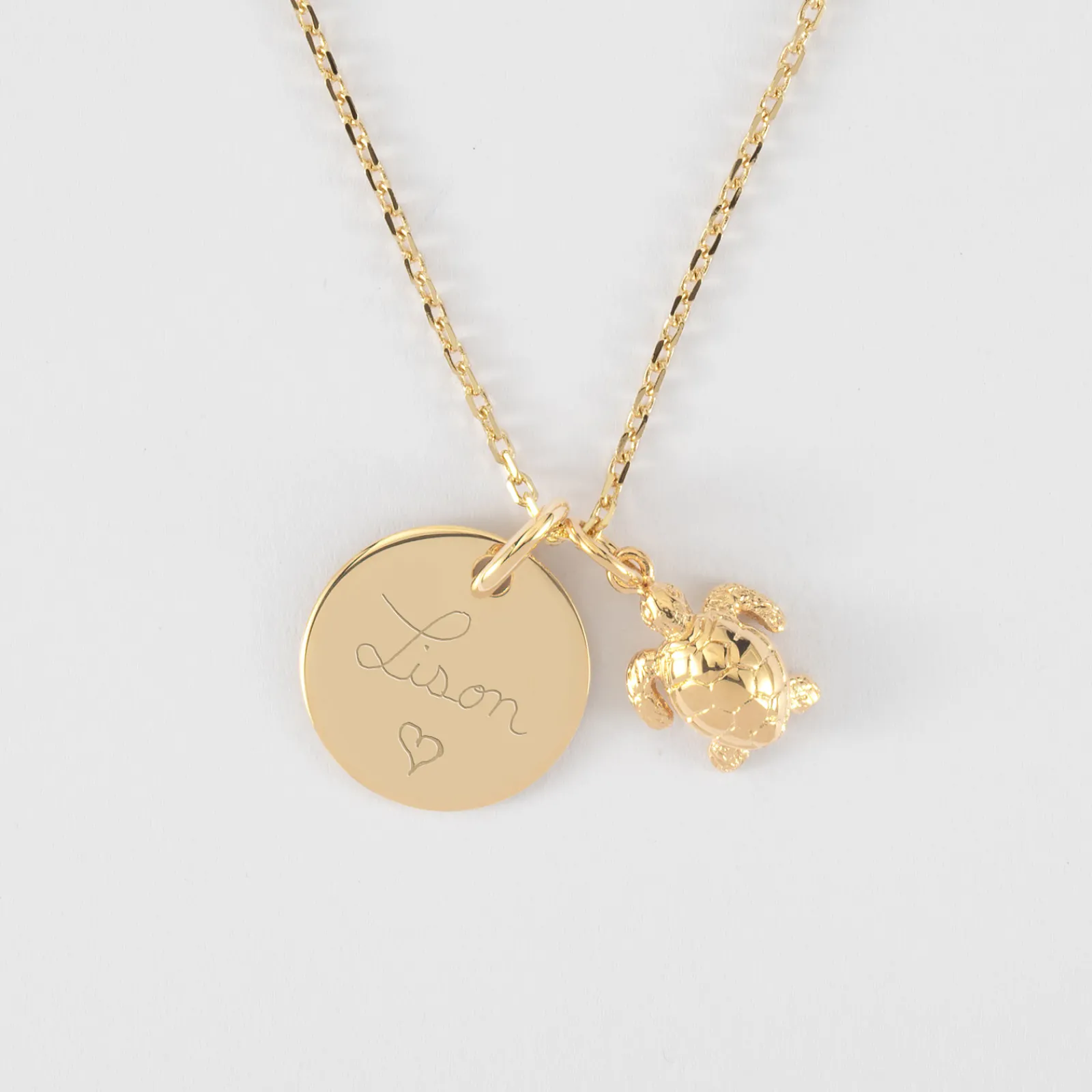 Sale HappyBulle Pendentif enfant personnalisé médaille gravée plaqué or 15 mm et breloque tortue 10 mm Plaqué or 18k