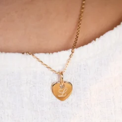Clearance HappyBulle Pendentif enfant personnalisé initiale médaille gravée plaqué or coeur 10 mm Plaqué or 18k
