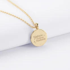Online HappyBulle Pendentif EVJF personnalisé médaille gravée plaqué or soleil 14 mm Email noir