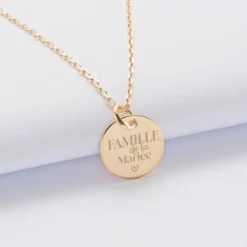 New HappyBulle Pendentif Famille des mariés personnalisé médaille gravée plaqué or 15 mm Plaqué or 18k