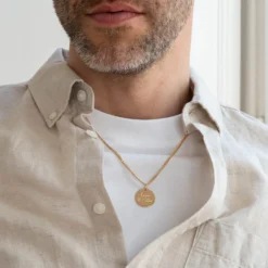 Sale HappyBulle Pendentif homme personnalisé médaille gravée plaqué or 19 mm Plaqué or 18k