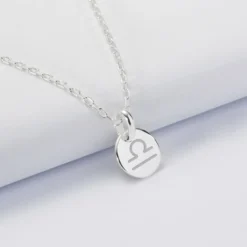 Sale HappyBulle Pendentif initiale personnalisé médaille gravée argent 10 mm - Edition spéciale Astro Argent rhodié 925