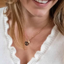 Online HappyBulle Pendentif initiale personnalisé médaille gravée plaqué or 10 mm Plaqué or 18k