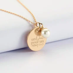 Discount HappyBulle Pendentif Mariée personnalisé médaille gravée plaqué or 19 mm et breloque perle nacre 10 mm