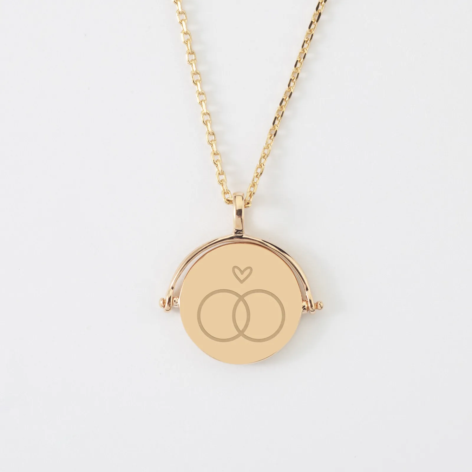 Best HappyBulle Pendentif Mariée personnalisé médaille gravée nacre réversible plaqué or 15 mm Plaqué or 18k