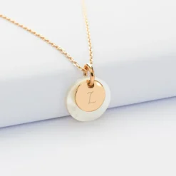 Clearance HappyBulle Pendentif personnalisé breloque nacre 15 mm et médaille gravée plaqué or 10 mm Plaqué or 18k