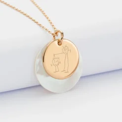 Best HappyBulle Pendentif personnalisé breloque nacre 25 mm et médaille gravée plaqué or 19 mm Plaqué or 18k