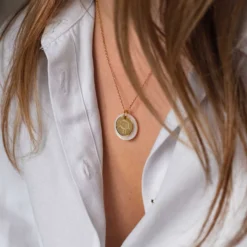 Online HappyBulle Pendentif personnalisé breloque nacre 19 mm et médaille gravée plaqué or 15 mm Plaqué or 18k